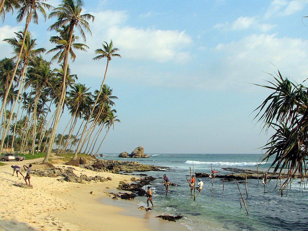 Pêcheurs sur échasses près de Unawatuna Sri Lanka