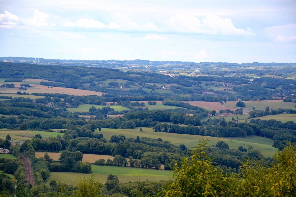 Paysage du plateau de la Souterraine vu depuis les hauteurs des monts dAmbazac BersacsurRivalier HauteVienne France