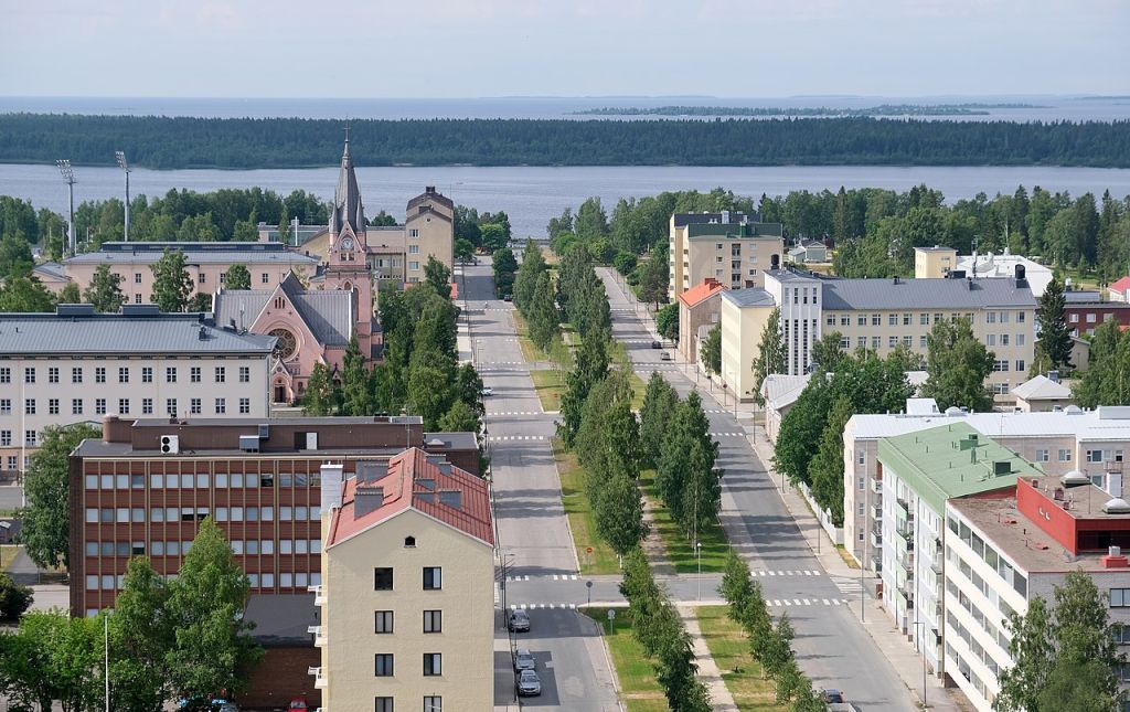 Meripuistokatu street seen from Kemi City Hall