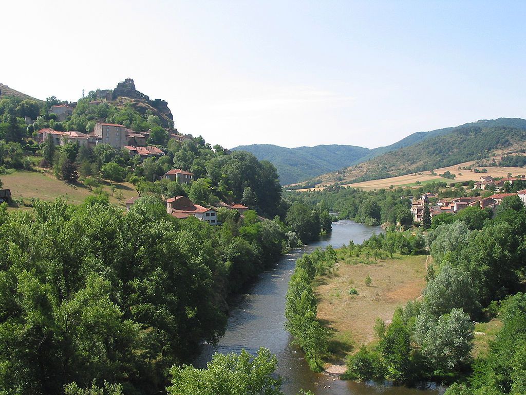 SaintIlpize et VilleneuvedAllier HauteLoire  France lAllier et les villages