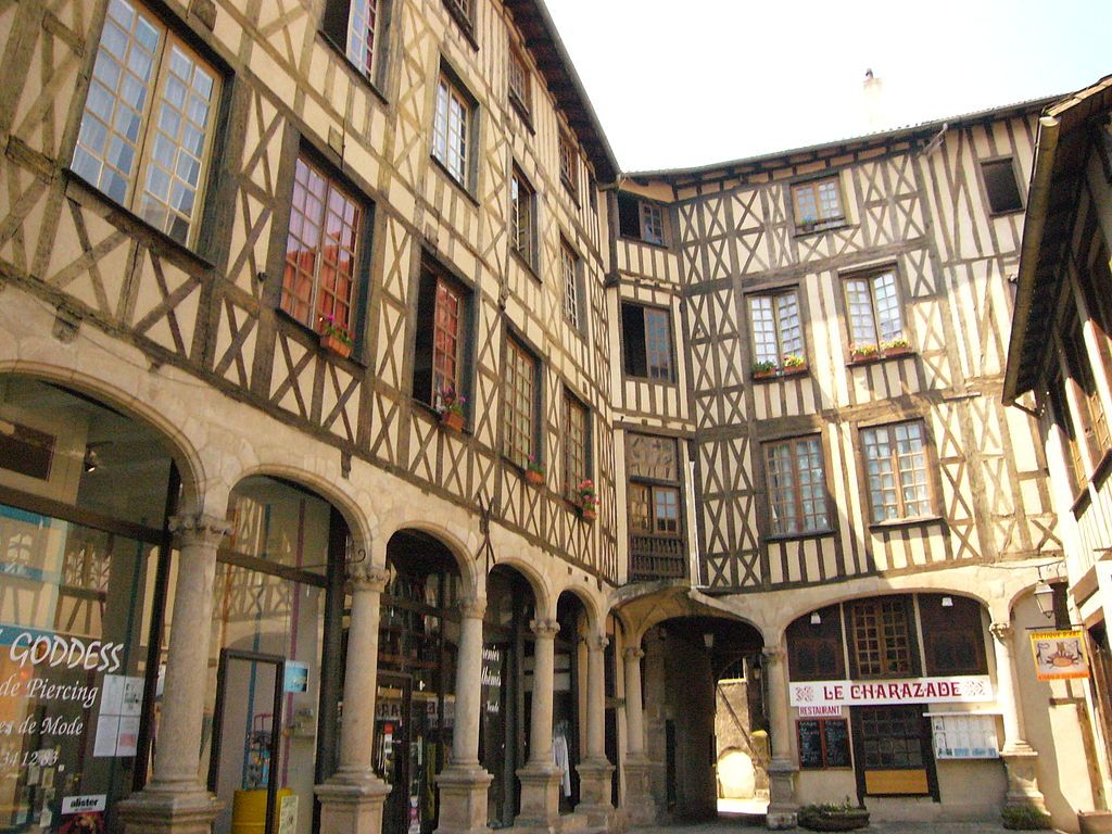 La cour du Temple Limoges France