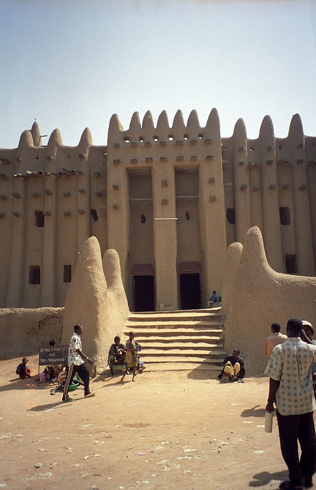 An entrance to the Djinguereber mosque