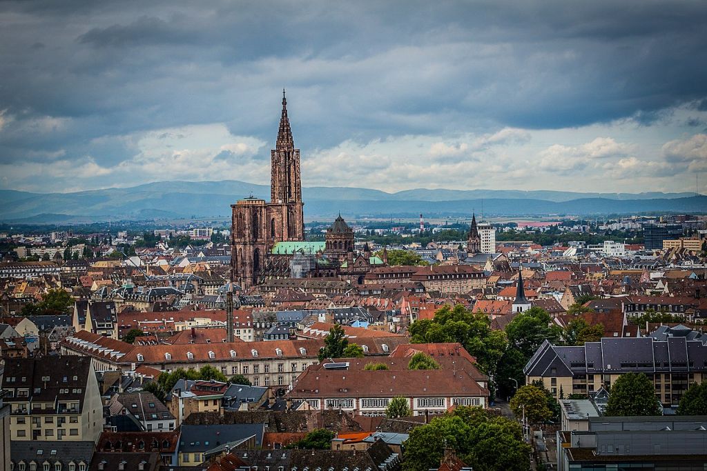 Strasbourg vue aérienne vers la cathédrale septembre 2015