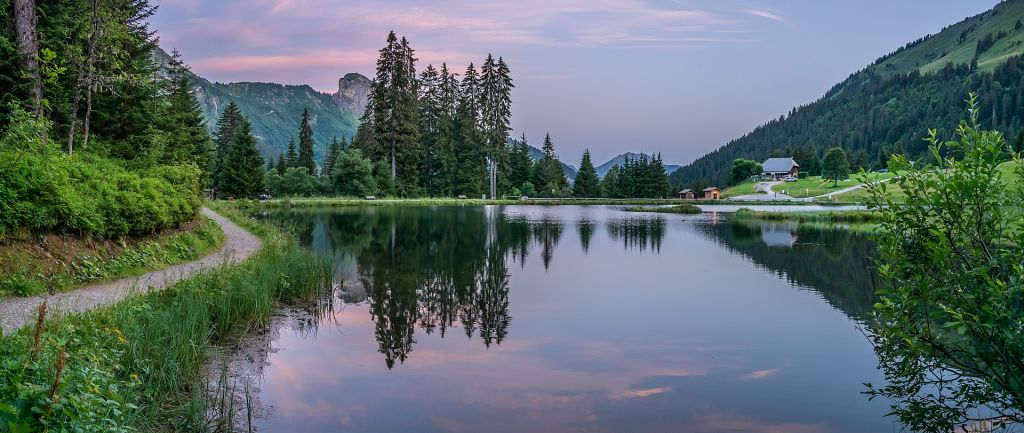 Lac des Mines dOr à Morzine HauteSavoie France