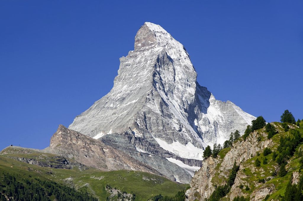 Le côté nordest du Cervin vu depuis Zermatt Valais en août 