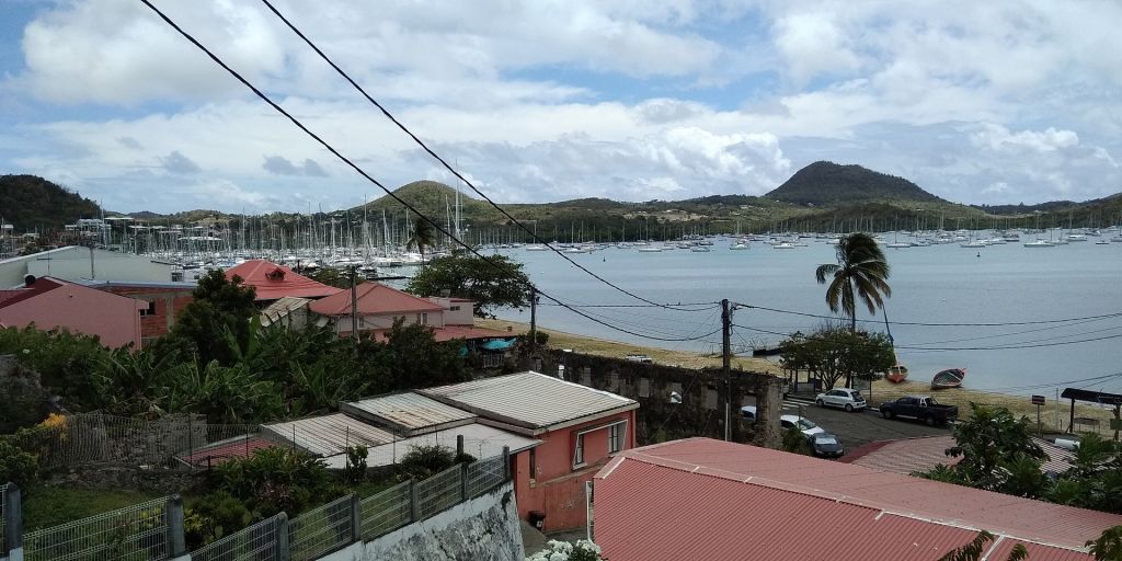 Vue depuis le parvis de léglise SaintÉtienne le Marin Martinique