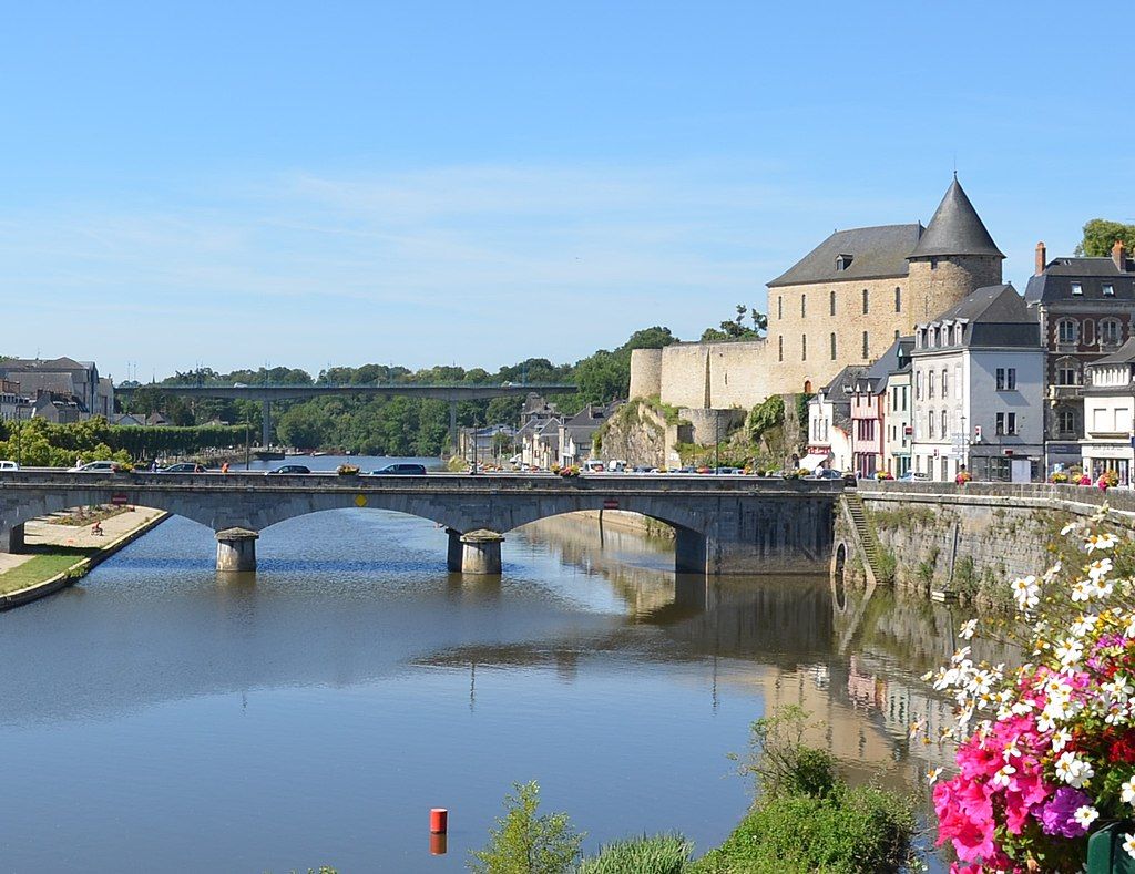 La Mayenne dans le centre ville