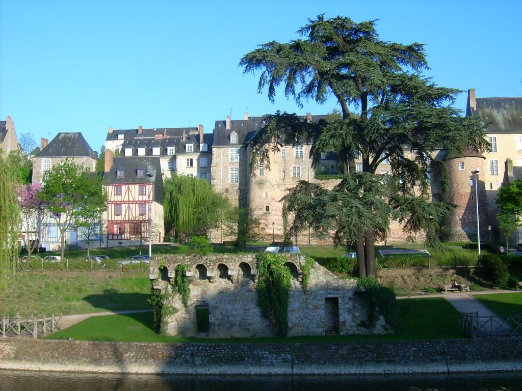 Le Mans muraille