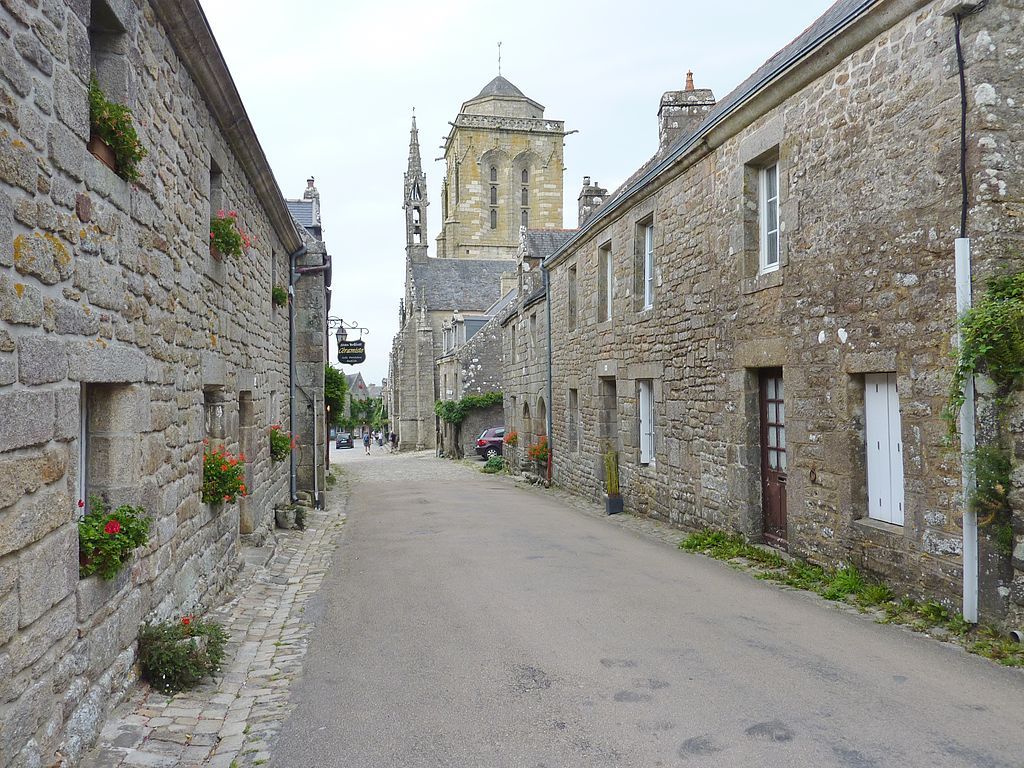 La rue SaintMaurice à Locronan