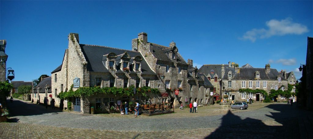 Locronan Finistère Bretagne France Place de lÉglise