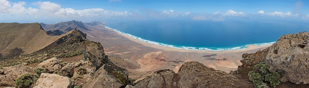 Vue de la côte depuis le pic de la Zarza