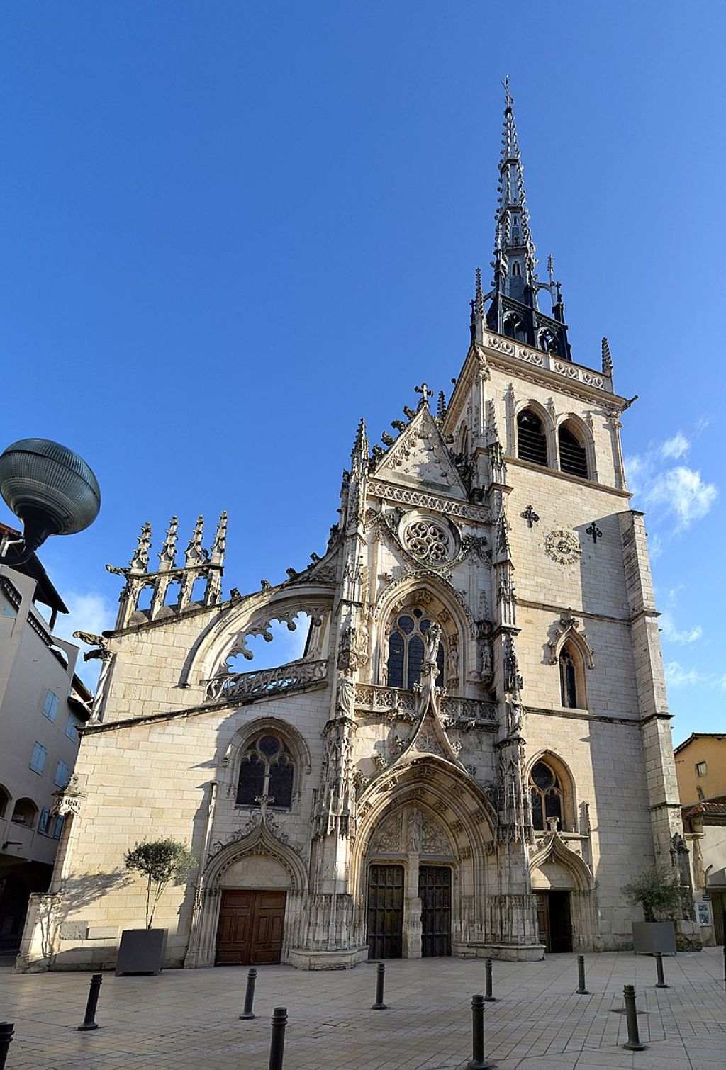 Collégiale NotreDame des Marais de VillefranchesurSaône