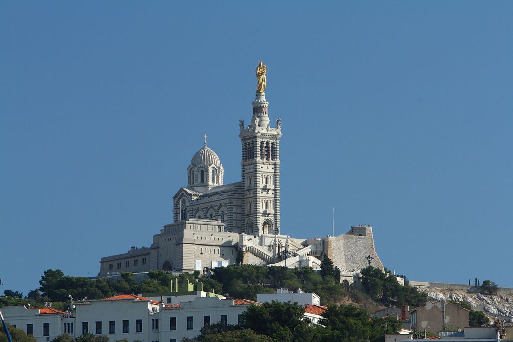 La basilique NotreDamedelaGarde à Marseille dans les BouchesduRhône