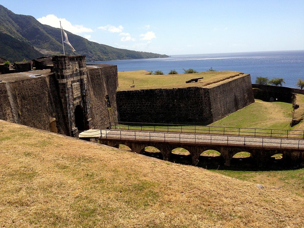 Entrée principale du Fort Delgrès vue du haut du Bastion sans nom BasseTerre Guadeloupe