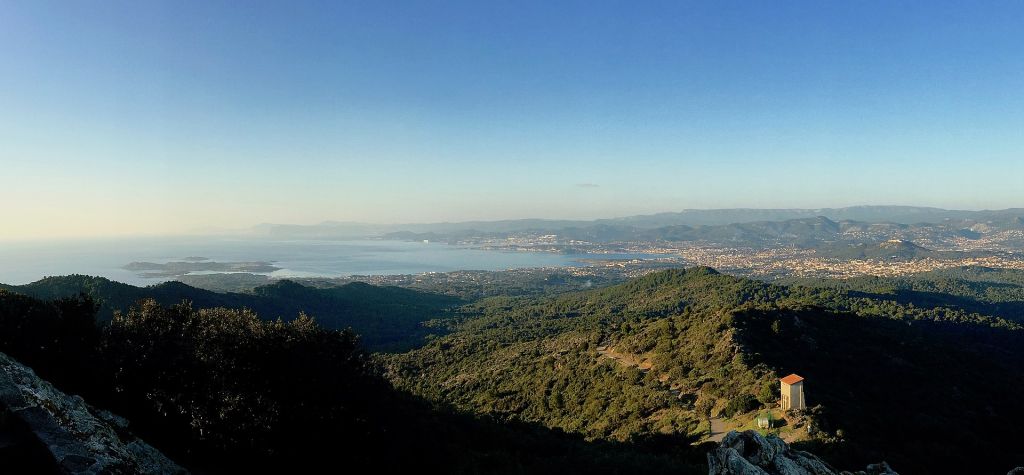 SixFourslesPlages dans le Var depuis la chapelle NotreDame du Mai