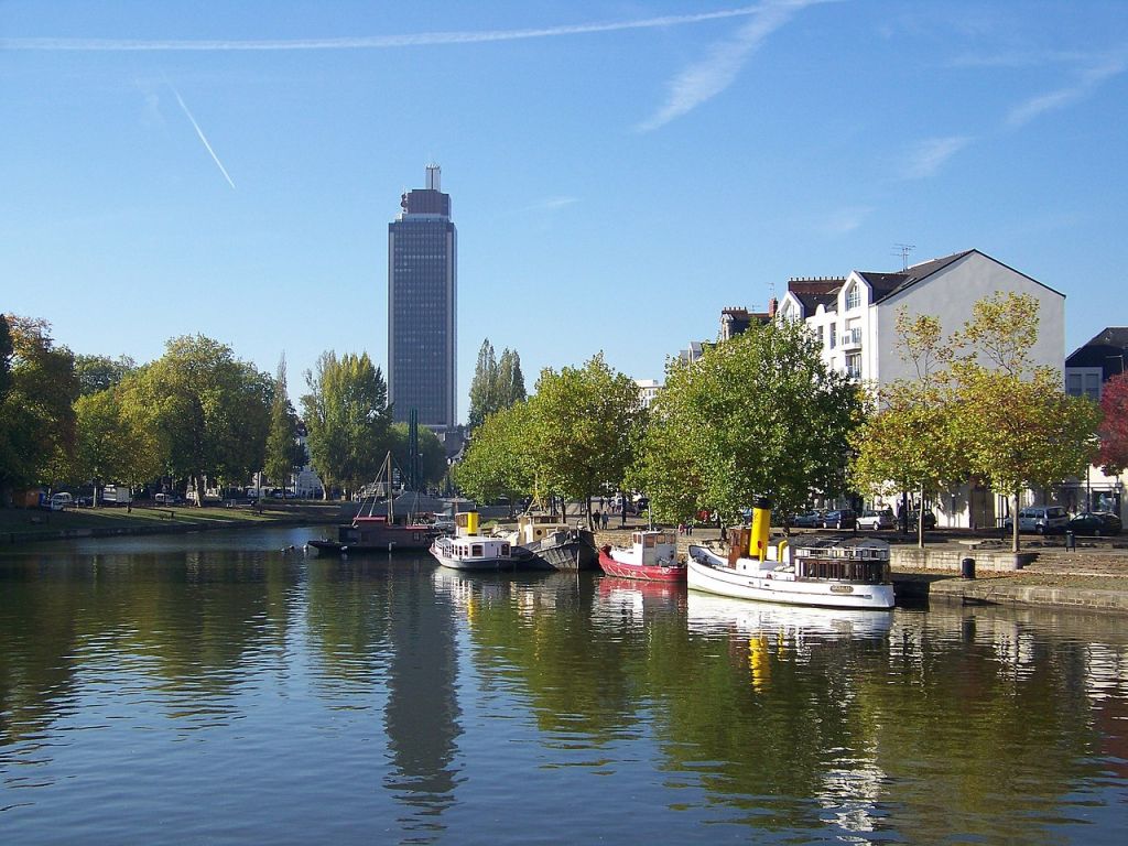 Nantes  lErdre et la tour Bretagne