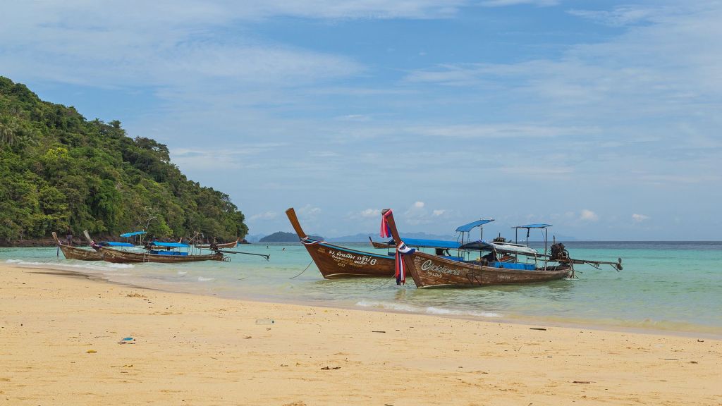 Krabi Province Ko Phi Phi Don Loh Moo Dee Beach