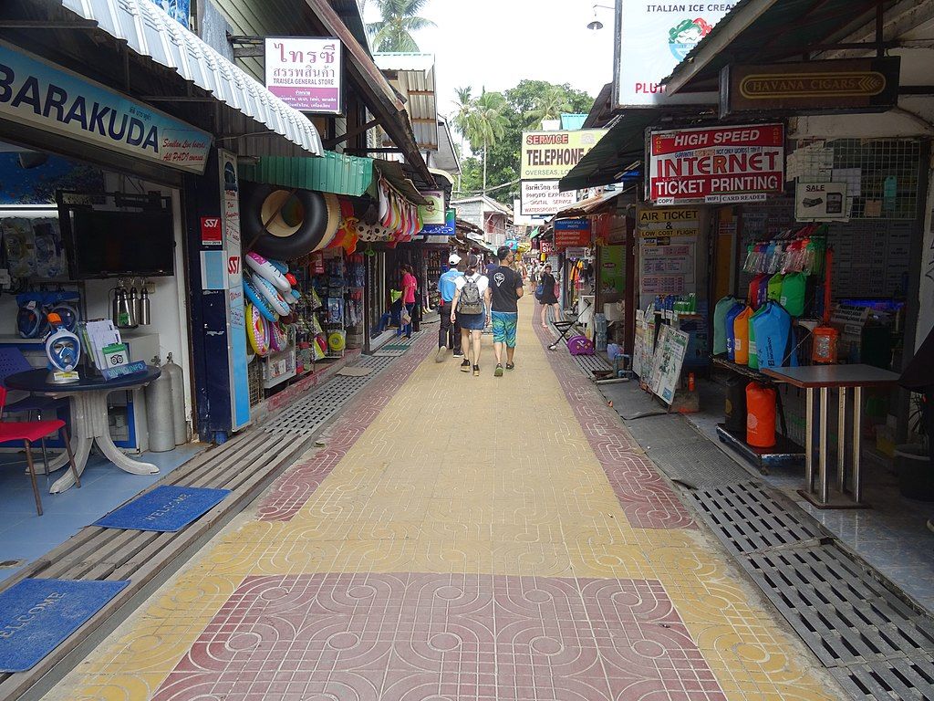 Street on Ko Phi Phi Don