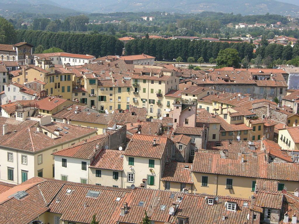 Torre guinigi piazza dellanfiteatro