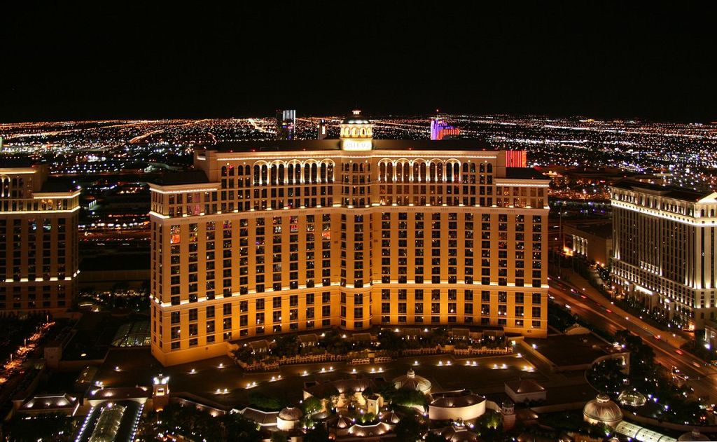 Le Bellagio Hotel  Casino de Las Vegas photographié depuis la Tour Eiffel du Paris  Las Vegas