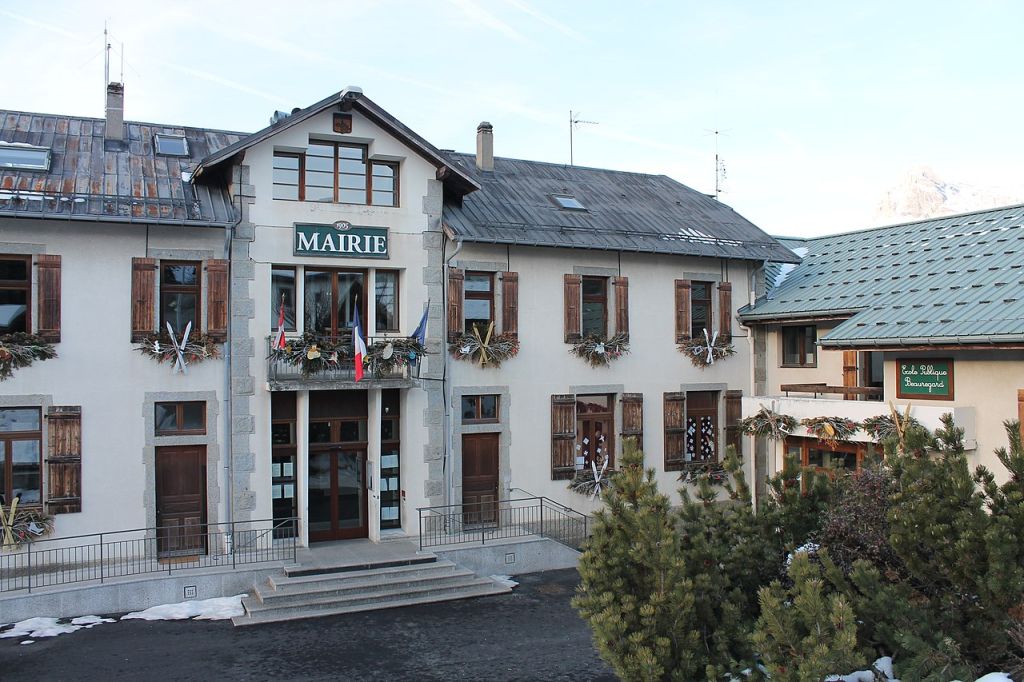 Mairie et école de de Combloux