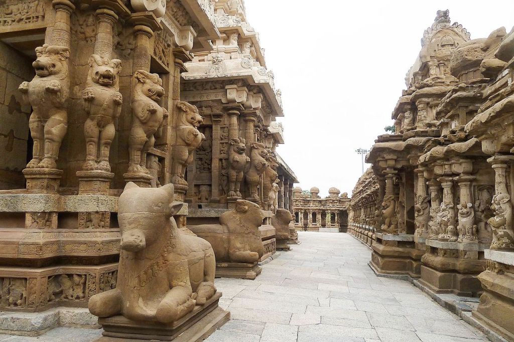 Dans lenceinte du Temple de Kailasanathar