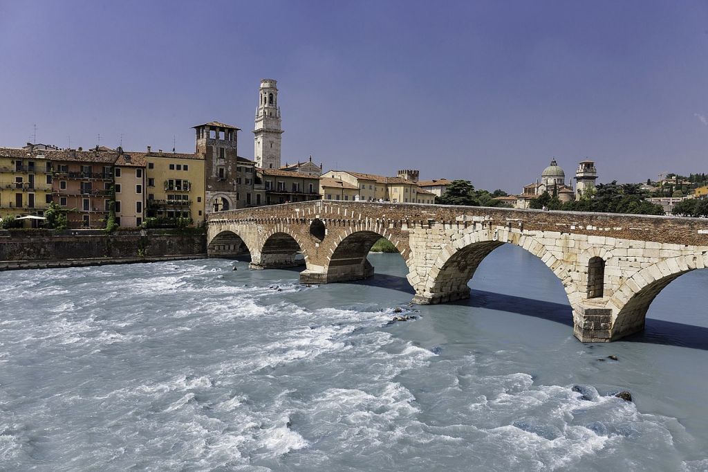 LAdige à hauteur du Ponte Pietra