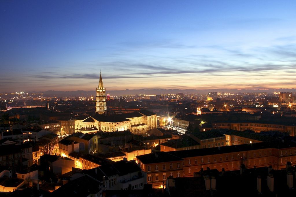 Toulouse by night with Basilique SaintSernin