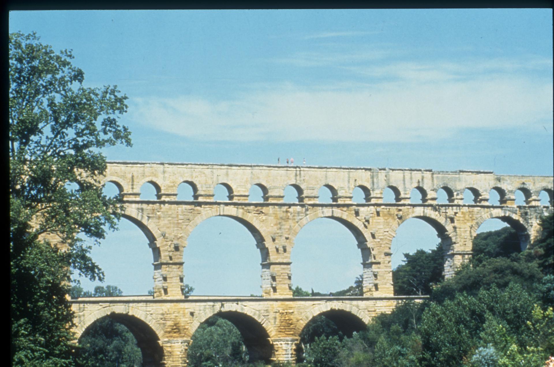 Nîmes