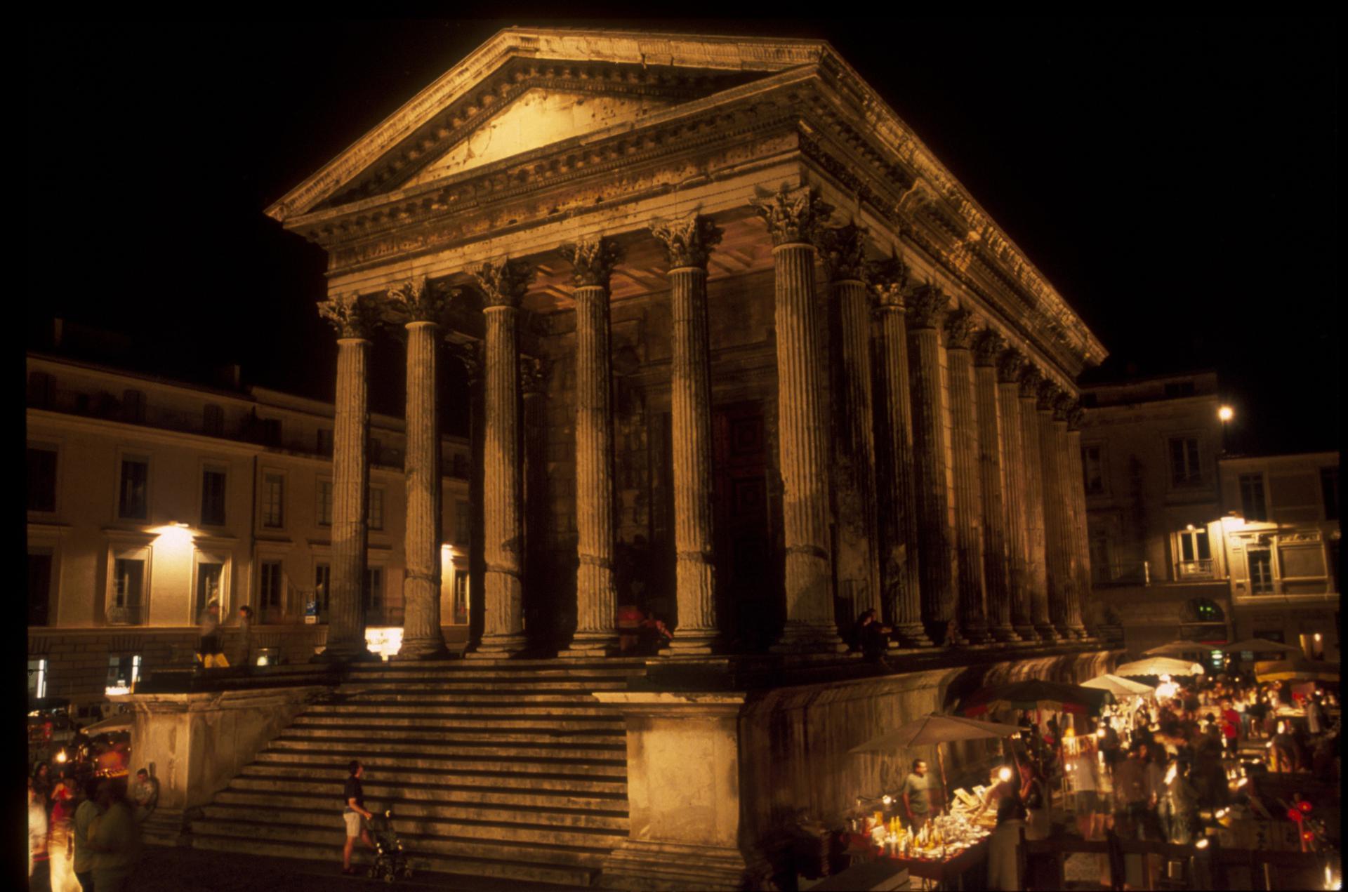 Nîmes