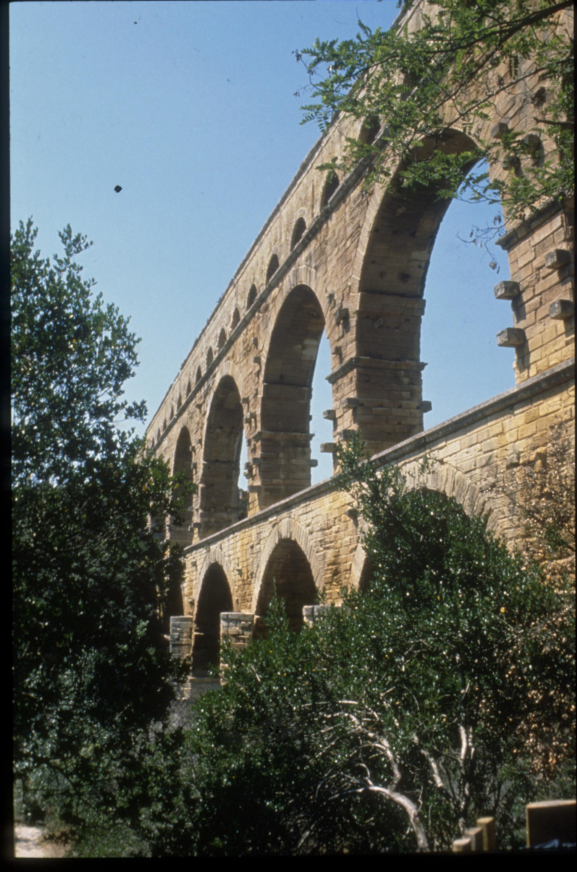 Nîmes