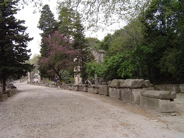 Les Alyscamps