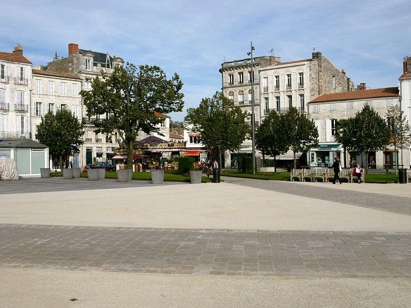 Place Colbert ou place des Demoiselles Rochefort