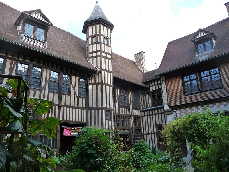 Maison de lOutil et de la PensÃe ouvriÃreHÃtel de Mauroy