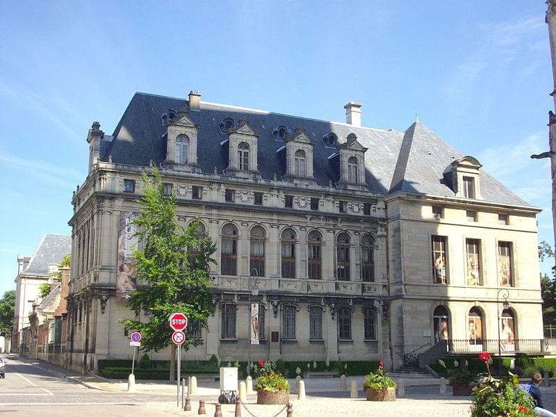 MusÃe Saint LoupMusÃe des BeauxArts et dArchÃologie