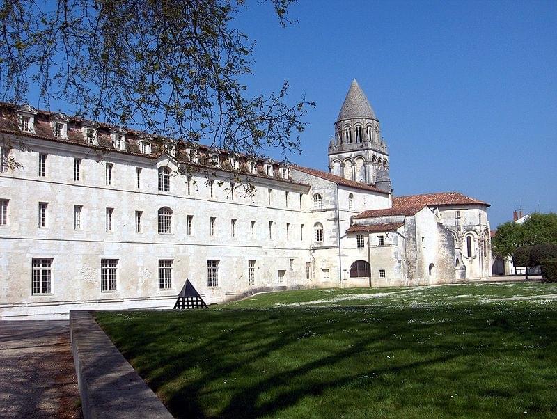 Abbatiale de Saintes