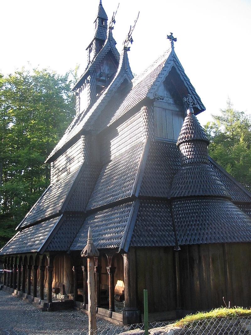 LÃglise en bois debout de Fantoft  Bergen