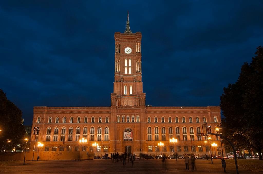 Le Rotes Rathaus