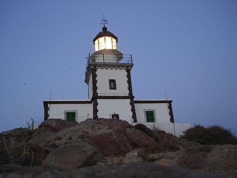 Route du phare de lÃle  Santorin