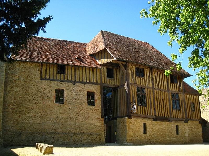 Le chÃteau de CrÃªvecoeur en Auge