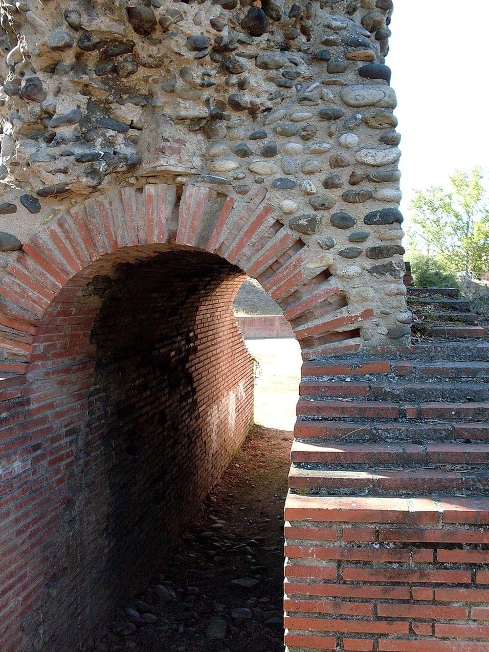 LamphithÃÃtre romain de PurpanAncely