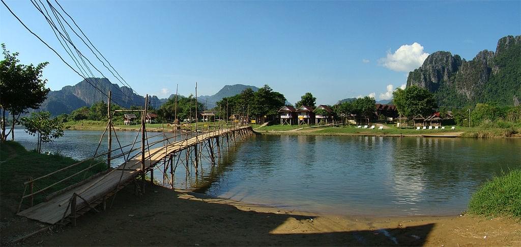 Descente de la Nam Song en bouÃe ou tubing