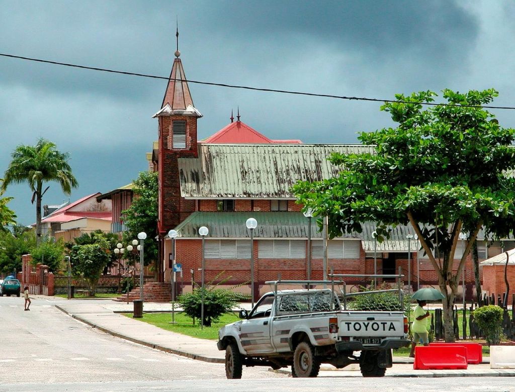 Saint-Laurent vers le Surinam
