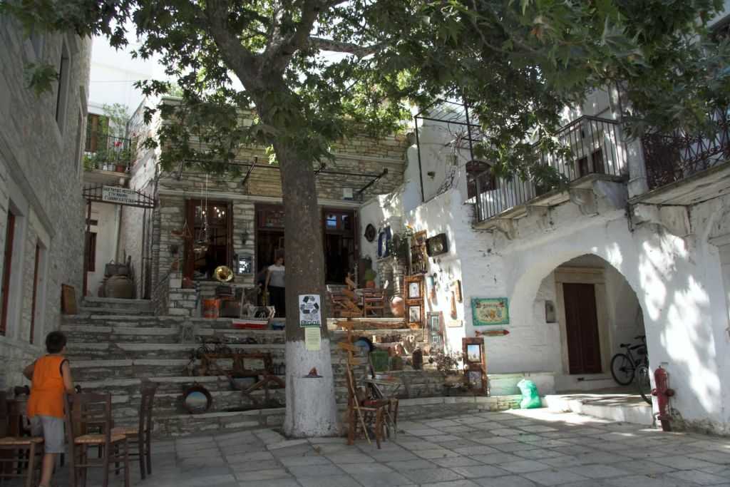 Apiranthos