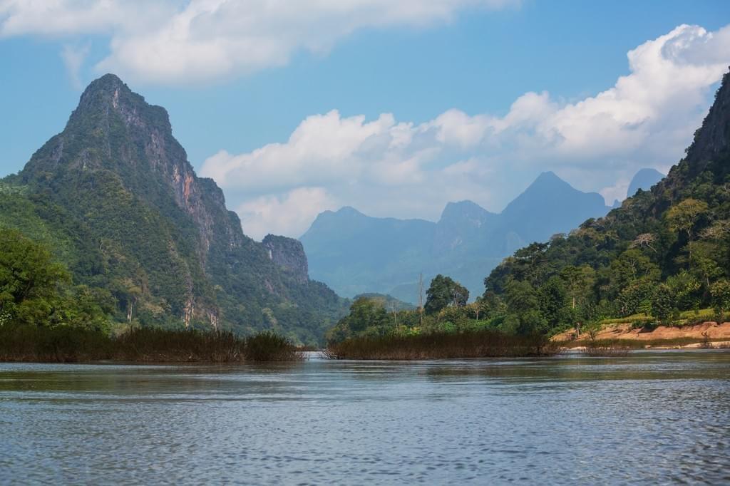 La rivière Song à Viang Vien