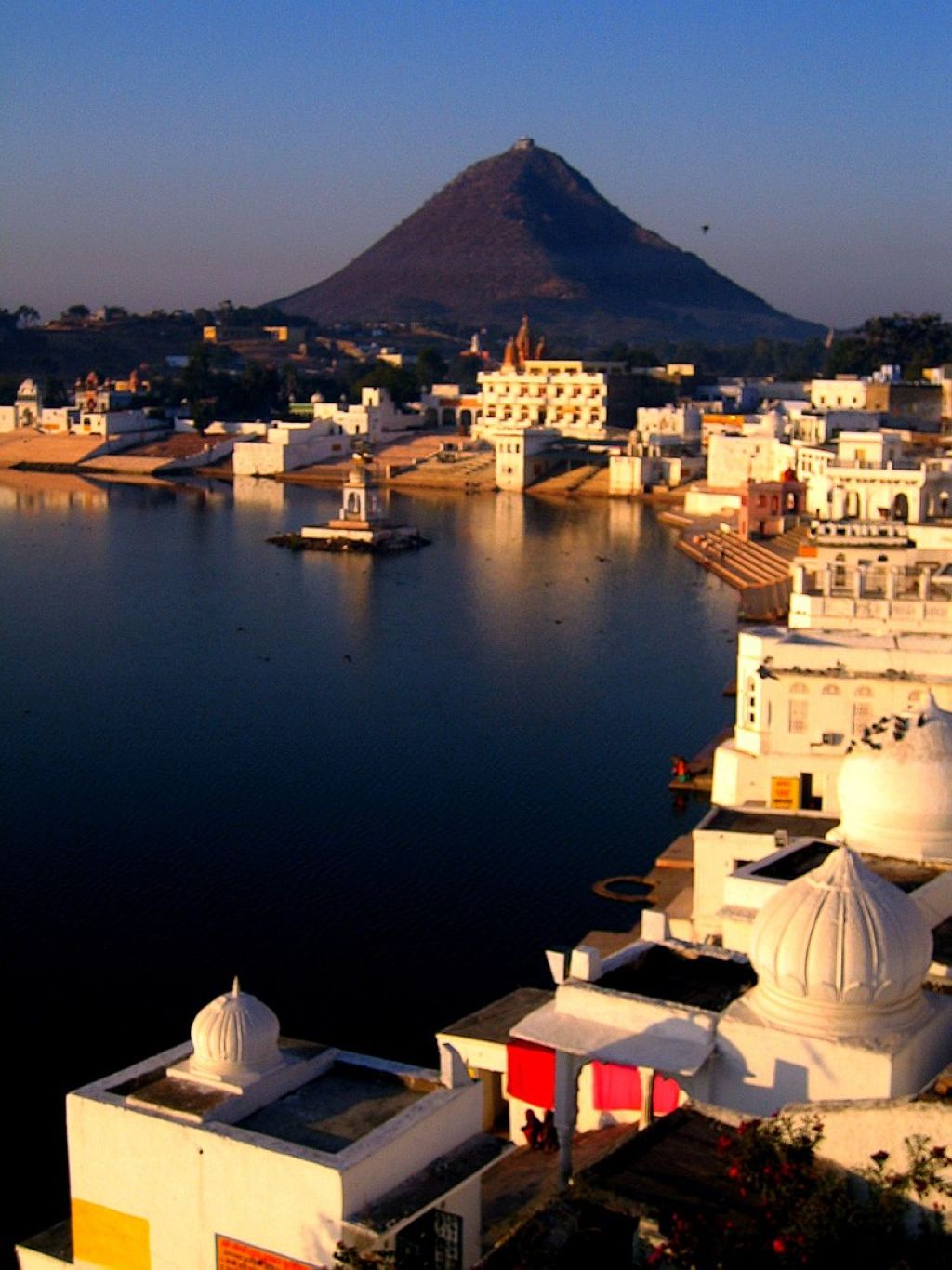 Ghats at Pushkar lake Rajasthan Région Du Rajasthan