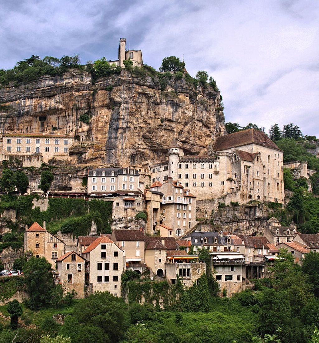 Rocamadour  Panorama sur la Maison à Marie le Palais abbatial les Sanctuaires et le château Rocamadour