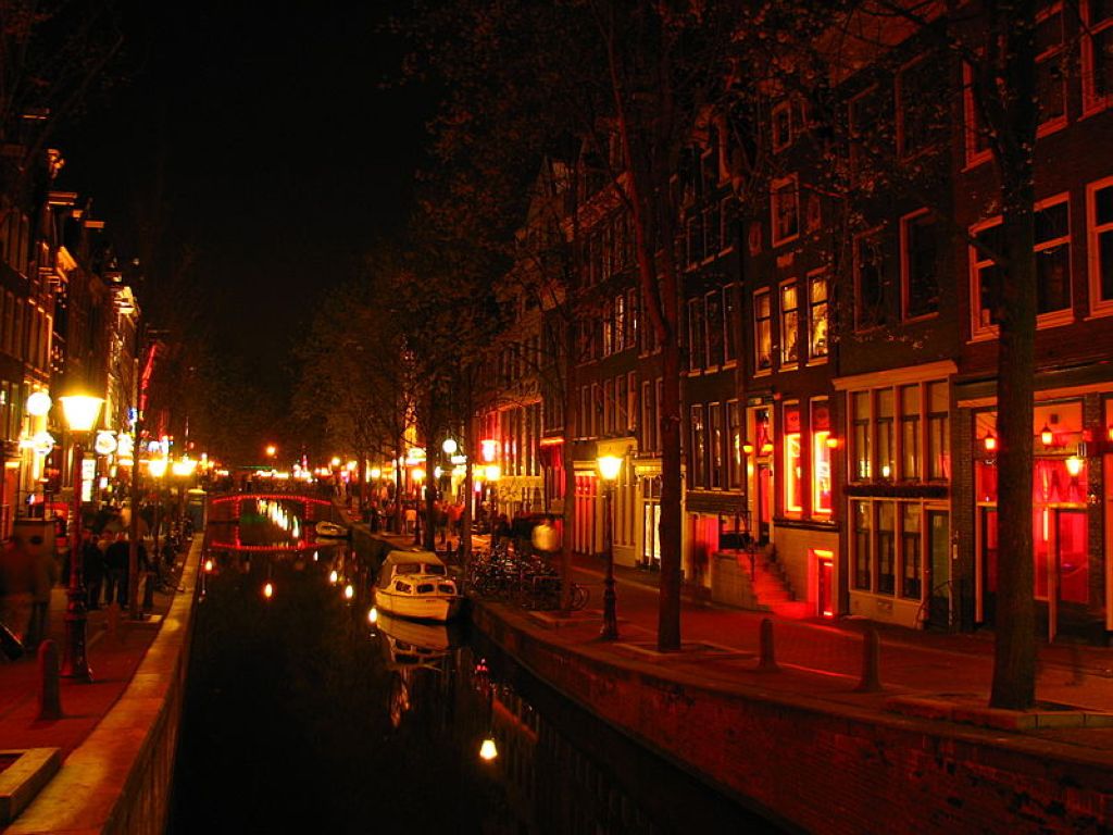 De Wallen red light district Amsterdam Le Quartier Rouge