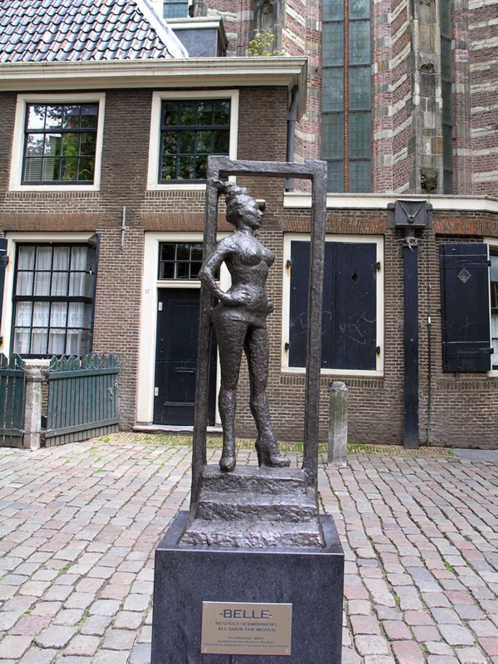Sex worker statue Oudekerksplein Amsterdam Le Quartier Rouge