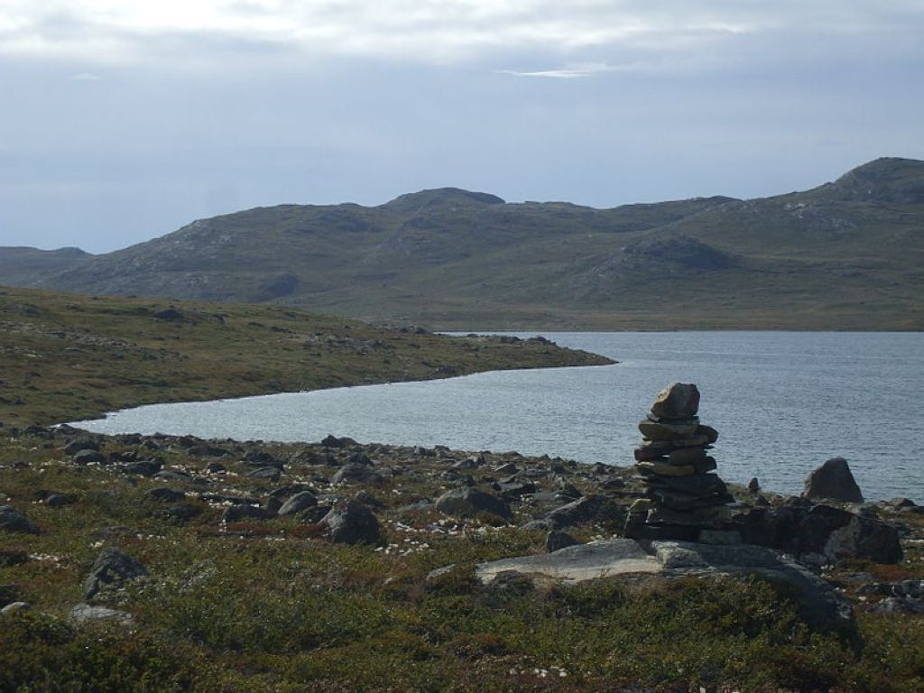 Kangerlussuaq à Sissimiut 2 inukshuk (cairn) Groenland Safari Au Groenland